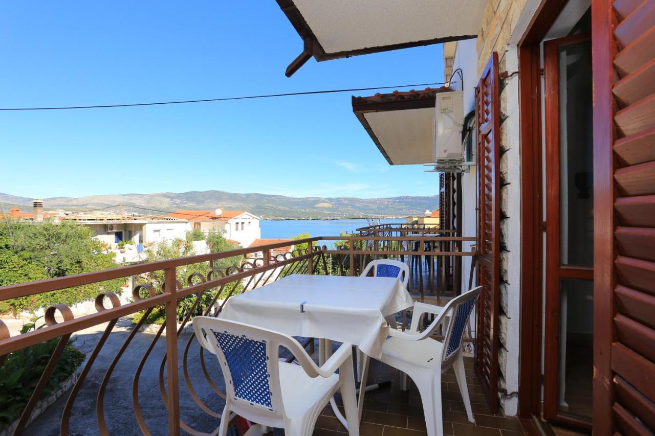 Apartments By The Sea Arbanija, Ciovo - 17332 Trogir Dış mekan fotoğraf